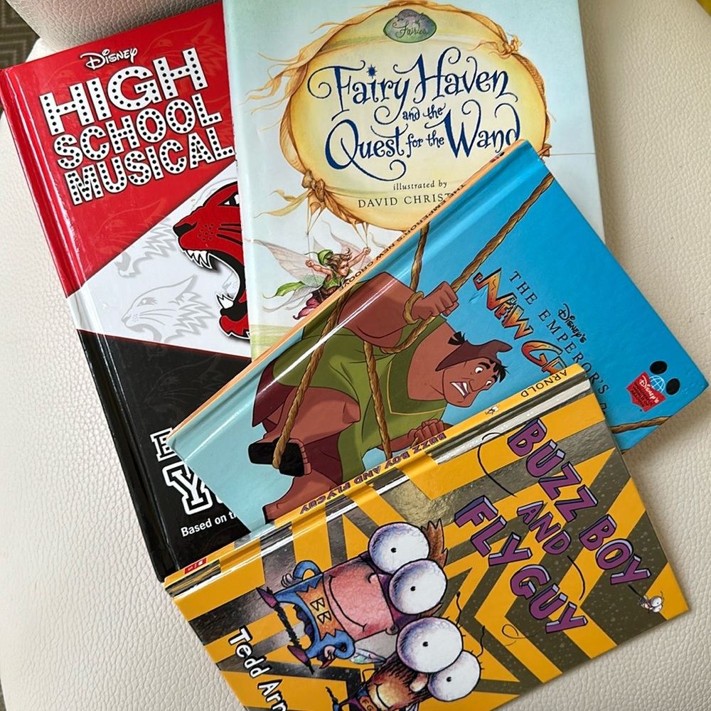 Disney + Ted Arnold + Gail Carson Levine Bundle of 4 EXCELLENT condition 📚